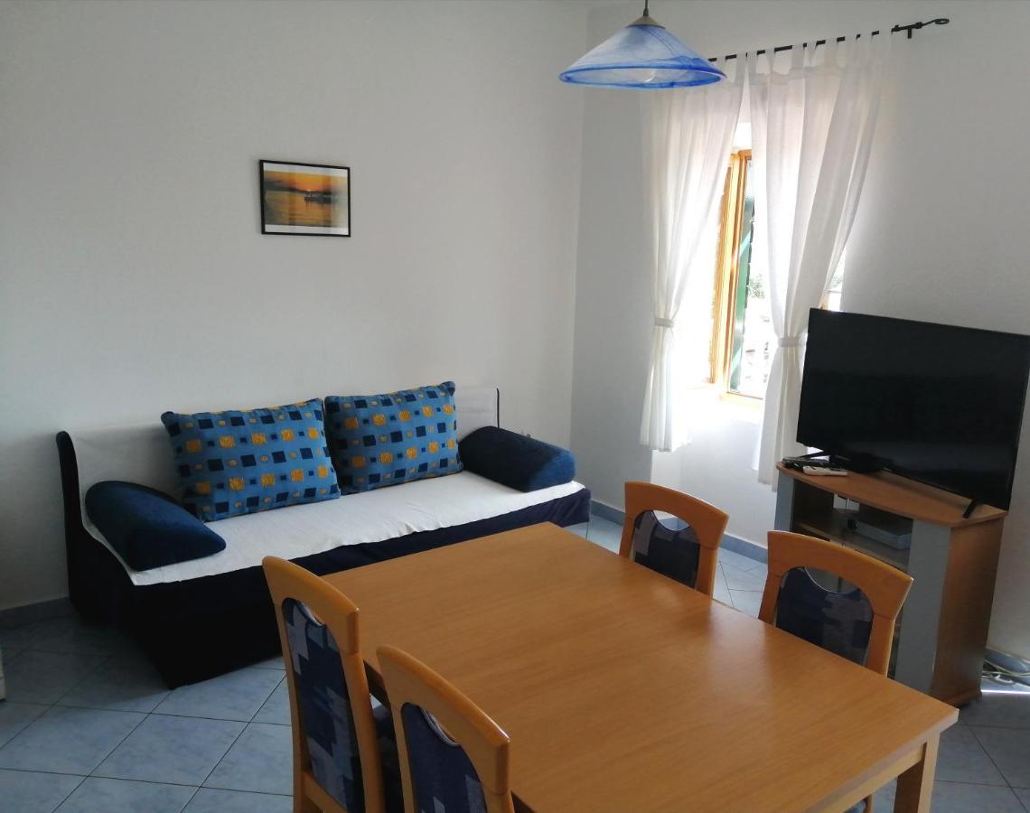 Apartments Dalmatian Stone House Turanj Ngoại thất bức ảnh