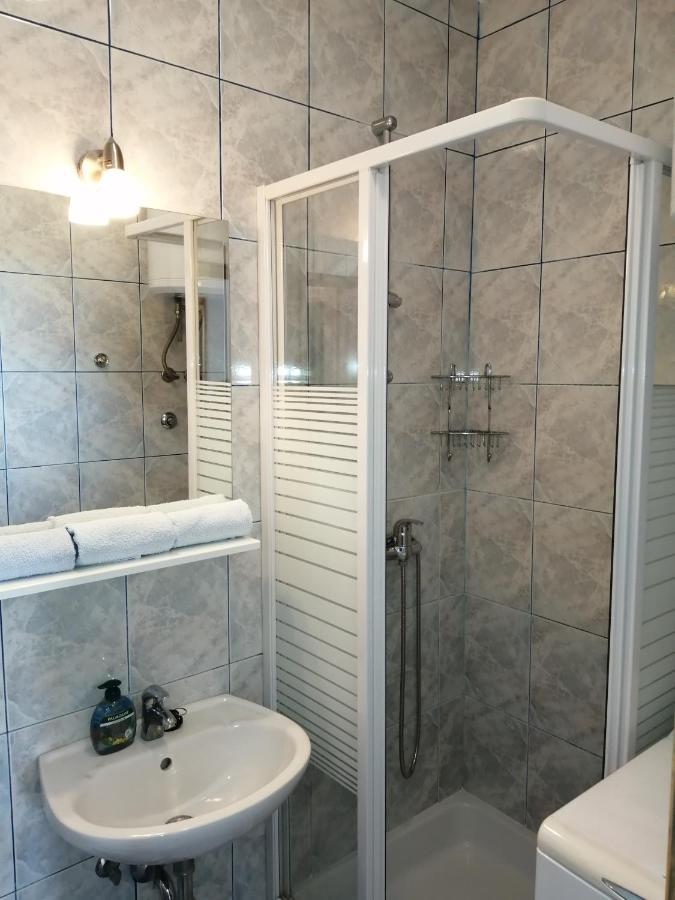 Apartments Dalmatian Stone House Turanj Ngoại thất bức ảnh