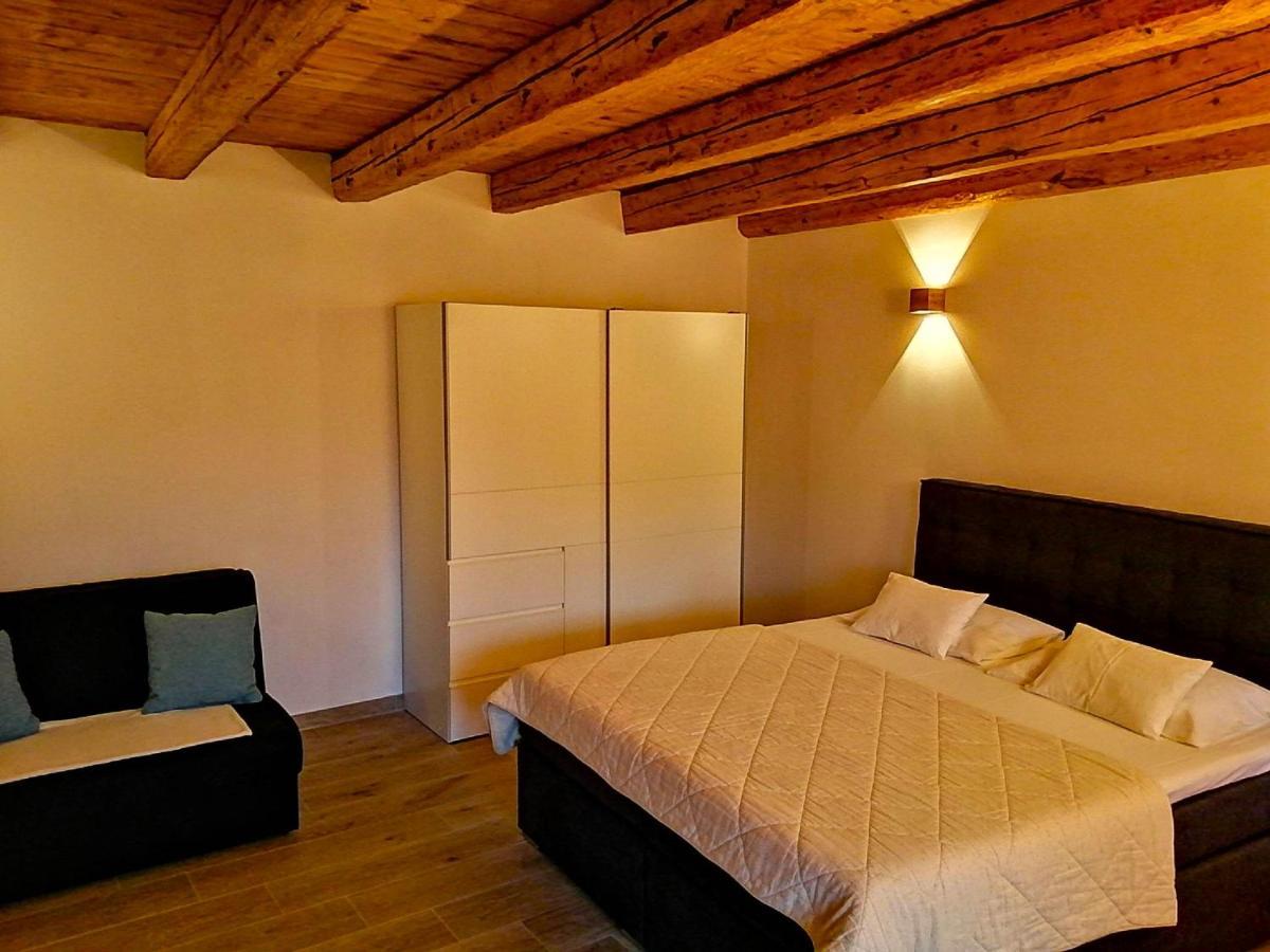 Apartments Dalmatian Stone House Turanj Ngoại thất bức ảnh