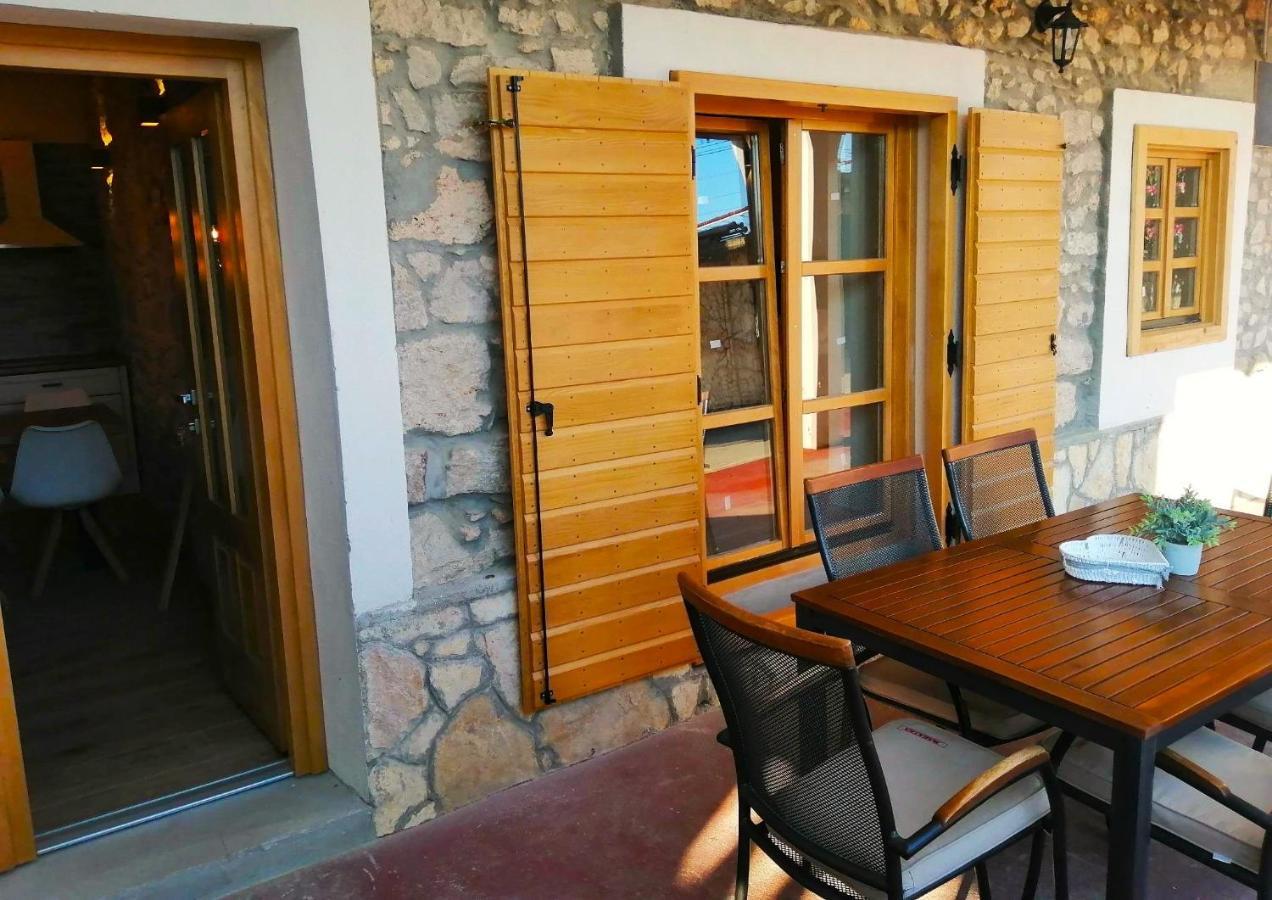 Apartments Dalmatian Stone House Turanj Ngoại thất bức ảnh