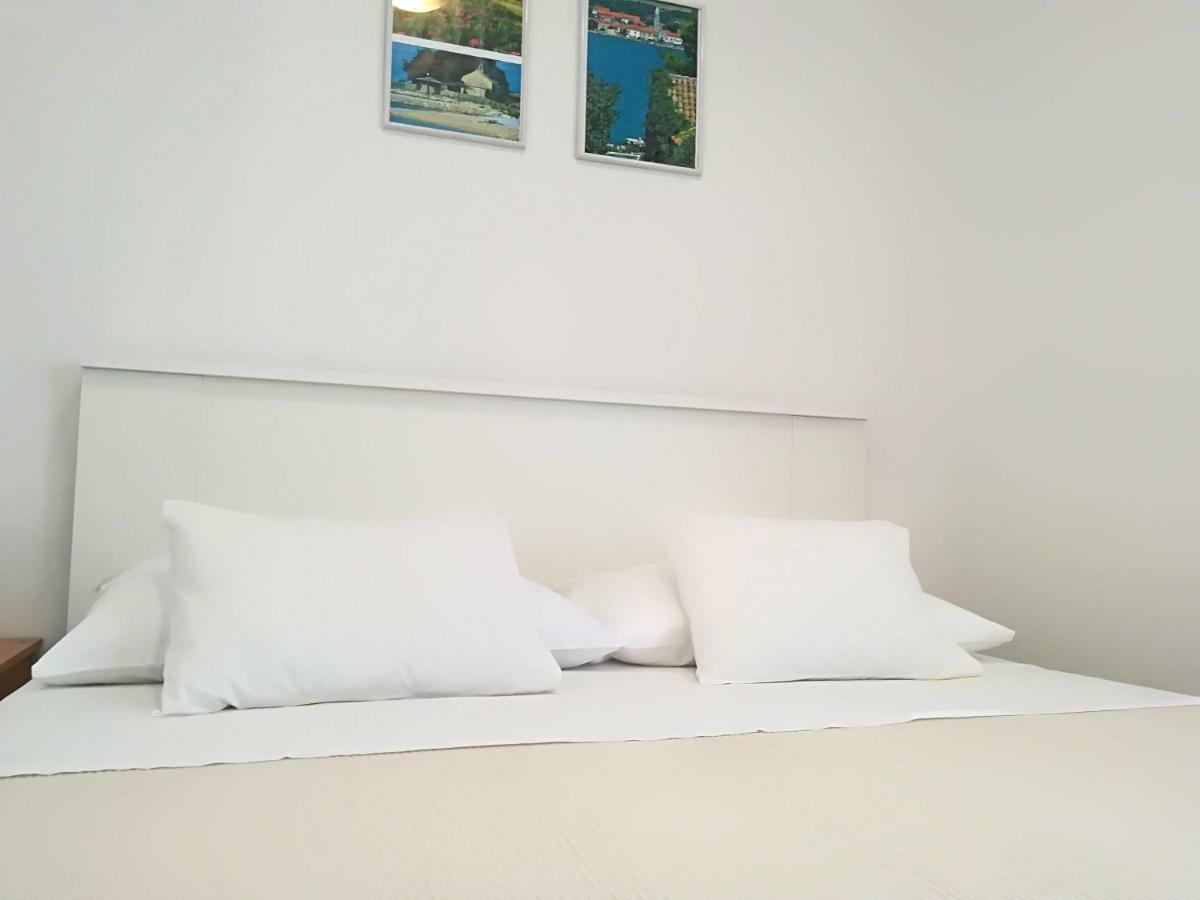 Apartments Dalmatian Stone House Turanj Ngoại thất bức ảnh